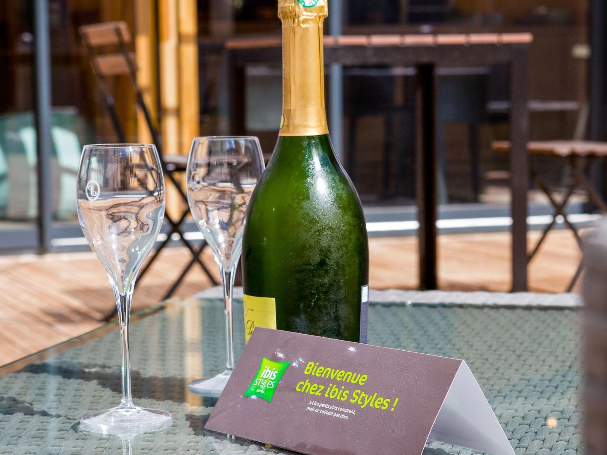 Ibis Styles Chalons En Champagne Centre Hotel ภายนอก รูปภาพ
