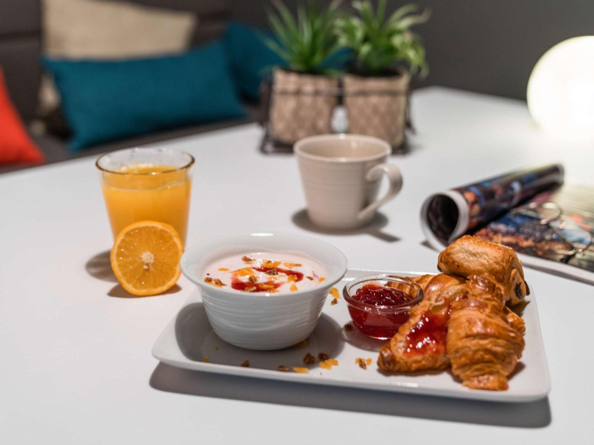 Ibis Styles Chalons En Champagne Centre Hotel ภายนอก รูปภาพ